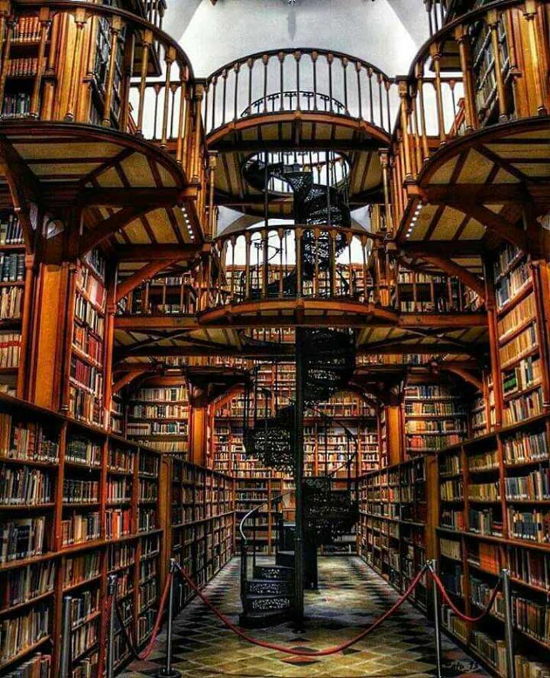 Thư viện sách của Maria Laach Abbey