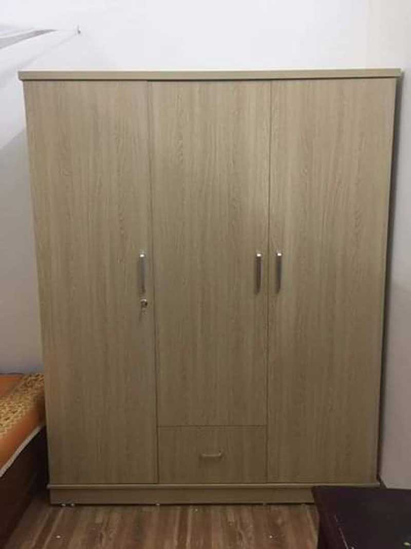 Tủ quần áo rộng 120 cm giá rẻ 3 cánh màu vàng kẻ sáng