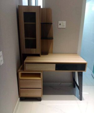 Bàn học sinh có giá sách hiện đại BGC64