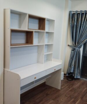 Bàn học cho bé có giá sách BHS11