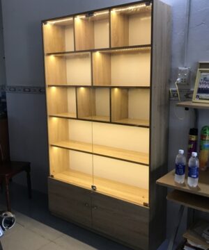 Tủ kệ trưng bày TKB07